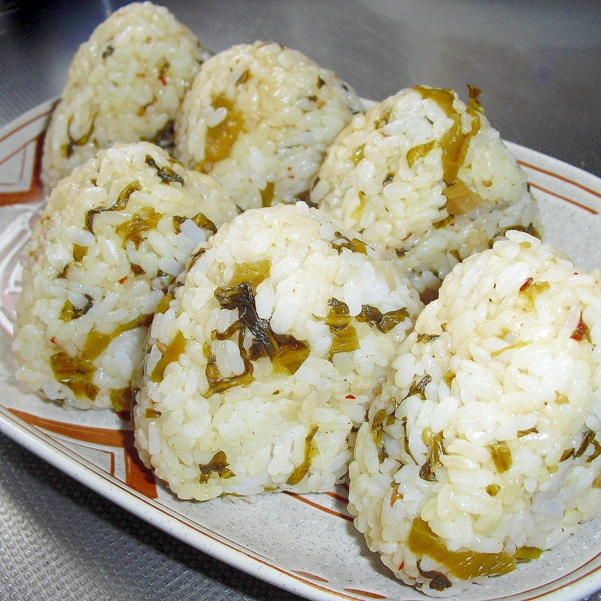 食べ過ぎちゃう 我が家の 辛子高菜のおにぎり レシピ 作り方 By Miyu 楽天レシピ 食べ過ぎちゃう 我が家の 辛子高菜のおにぎり レシピ 作り方 By Miyu 楽天レシピ